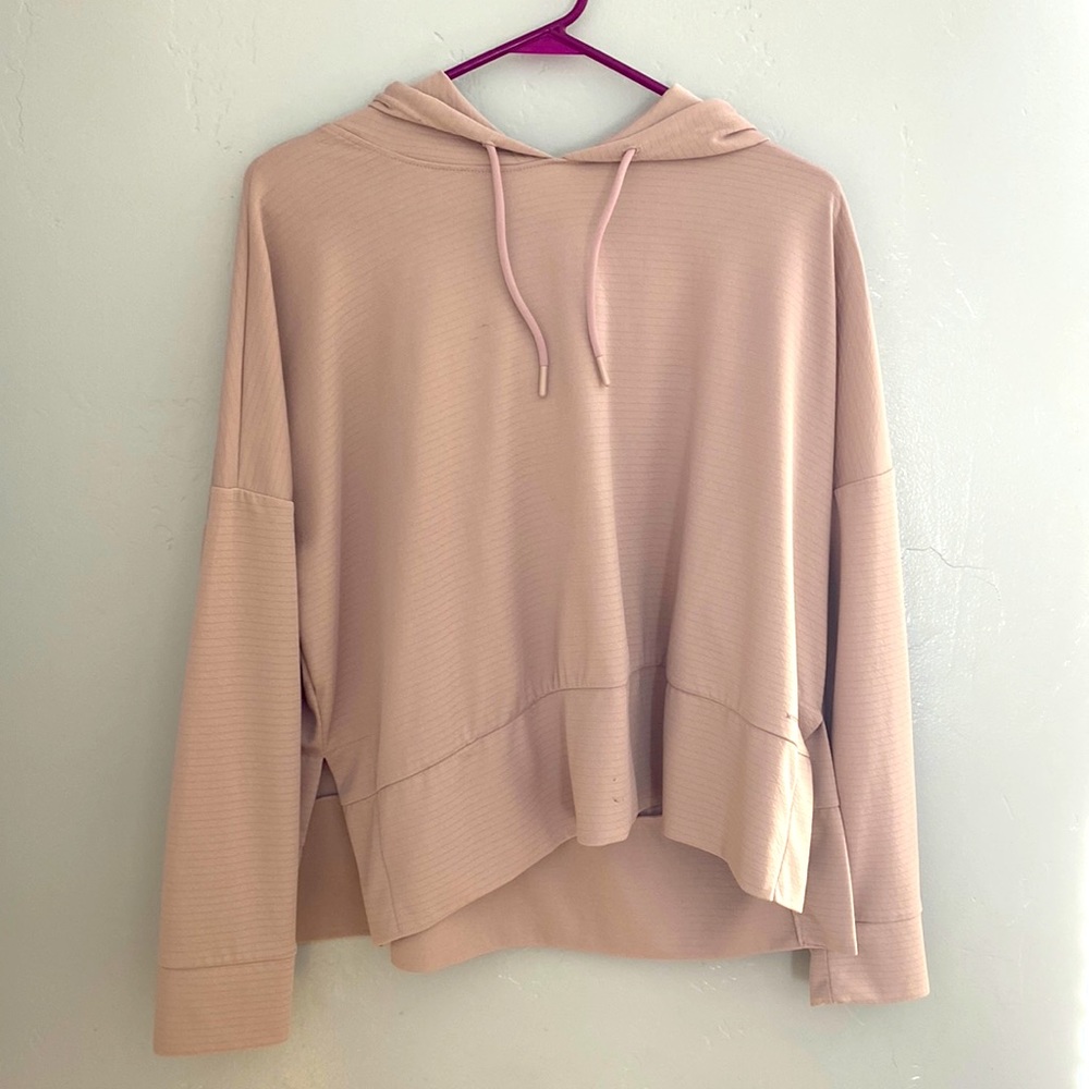 Long sleeve Brand: Mondetta.  Size: medium